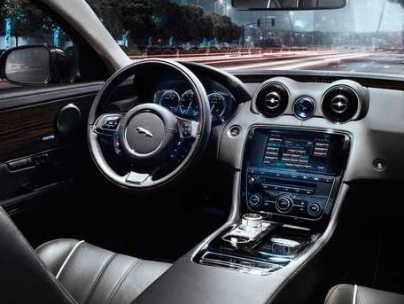 买了辆低配的车,车内装上这些有档次的车品,老婆夸我有眼光