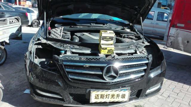 河南r300奔驰改装,改灯奔驰r300