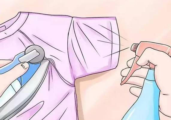 衣服褶皱快速去除只要简单一步,衣服出褶皱了没熨斗怎么快速弄平