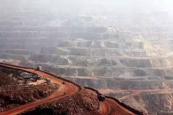 小学没毕业就成董事长,小学没毕业成为千万富翁