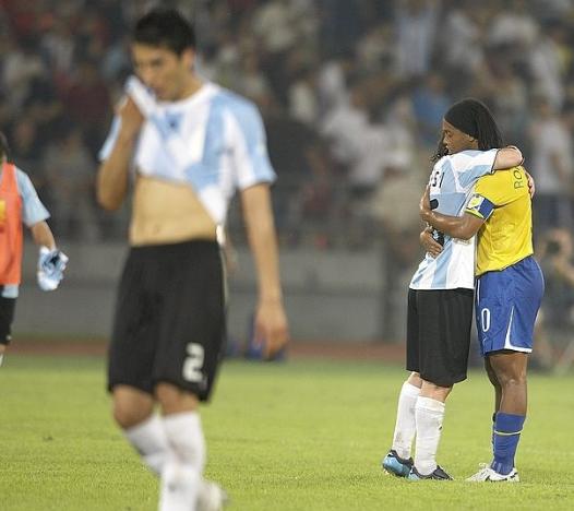 梅西阿根廷19号球衣,梅西在阿根廷穿几号球衣