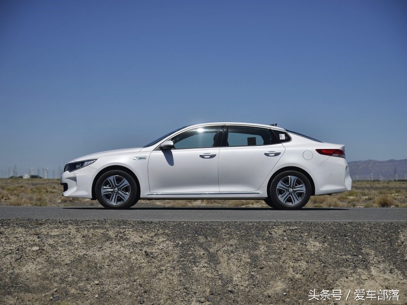 新款起亚k5豪华版2.0t价格,起亚k51.5t时尚版落地价