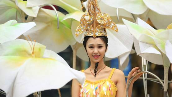 超多美图慎入！开神车，走丝路，这些不可思议的美景就在中国！