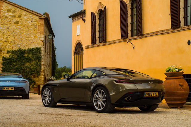 阿斯顿马丁db112020款v8coupe,全球限量1台的阿斯顿马丁db11