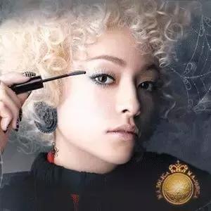 妹纸你的妆都糊了，还怎么撩男神？