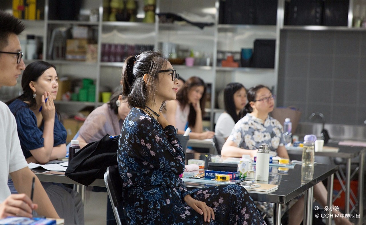 夜访北京皇城根儿下的五家花店：七夕不约会，只约花讲花艺