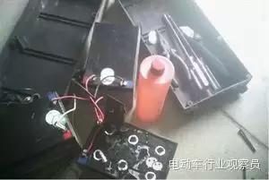 电动车电瓶用了四年了还能修复吗,电动车电瓶电压10.8v可以修复吗