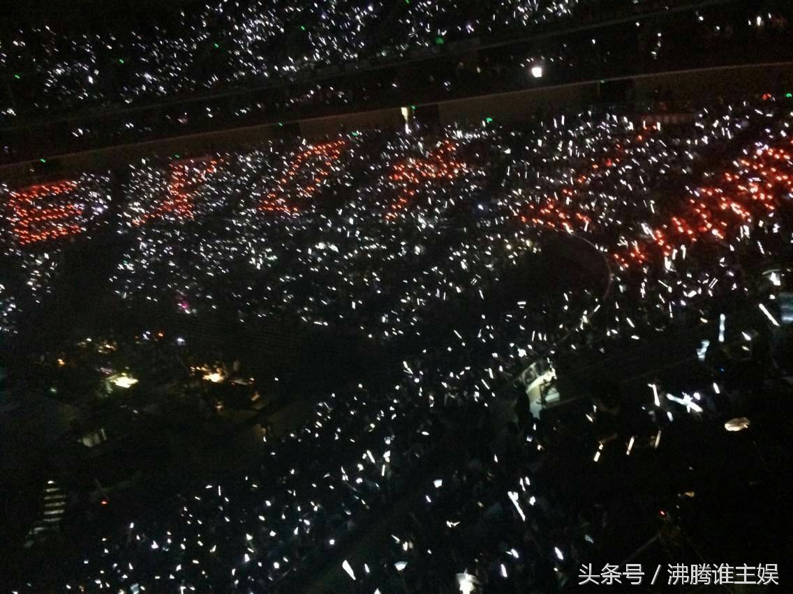 TF三周年各家粉丝花海应援？来学习下EXO粉丝如何花海变银海