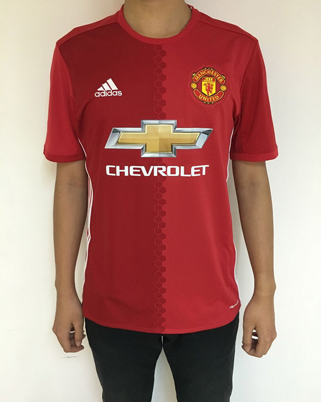 曼联新赛季球衣球员版和球迷版,曼联16-17队服