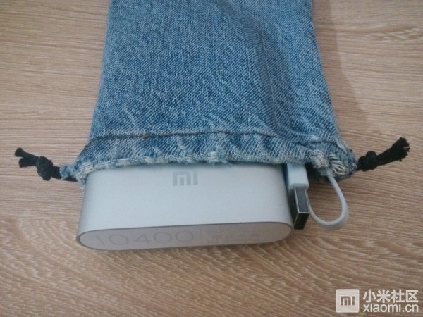 牛仔裤diy旧物改造包包,手工牛仔裤改造收纳挂袋