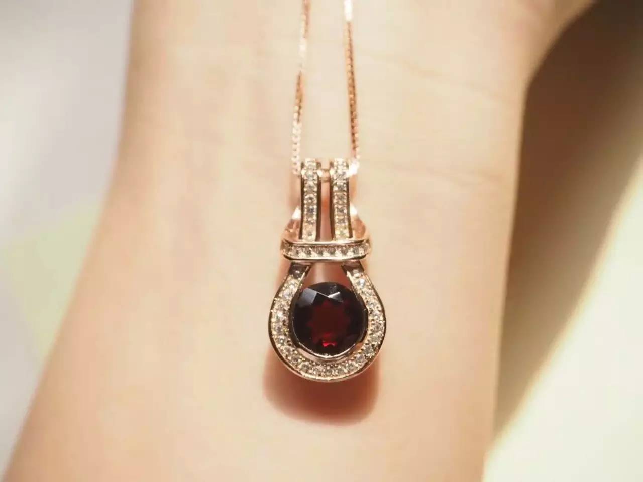 靠谱有用的买珠宝省钱技巧,教你月入几千买大g