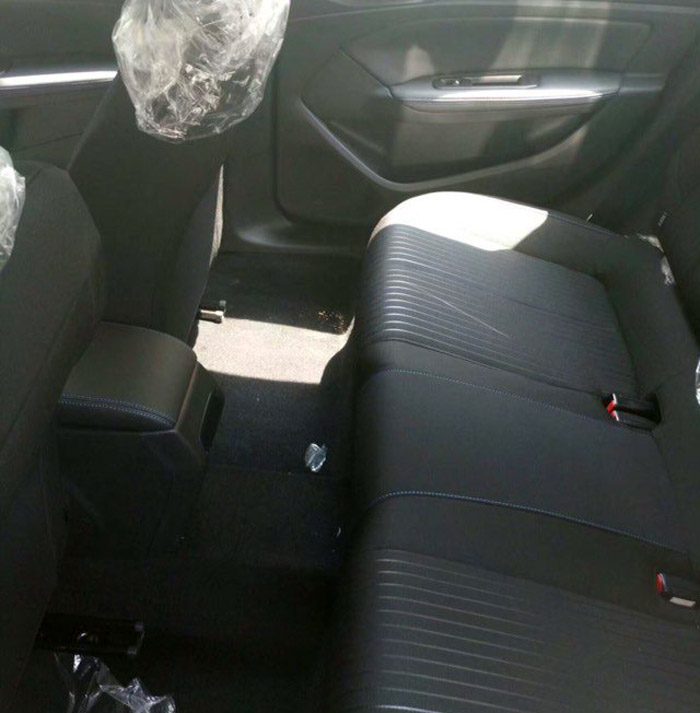 新款标致3081.6手动挡测评,标致308新款手动最低配优点和缺点