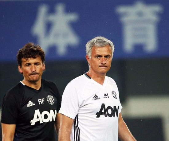 adizero路跑赛,adizero顶尖跑鞋