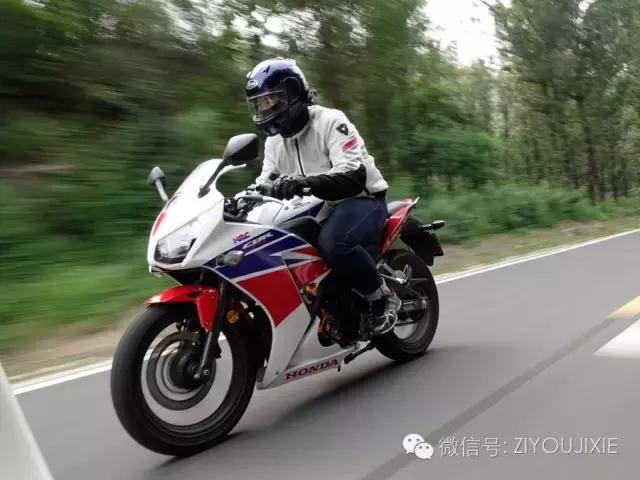 2017款ninja250和18款,ninja250排气四缸对比r6