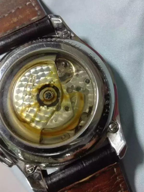 我们用8小时拯救了一枚严重锈蚀的手表