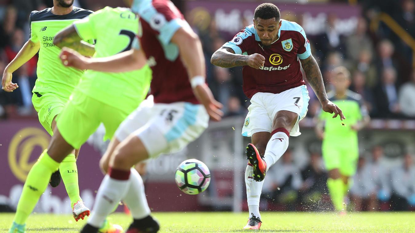 英超各球队球衣球鞋赞助商,英超第一轮战靴