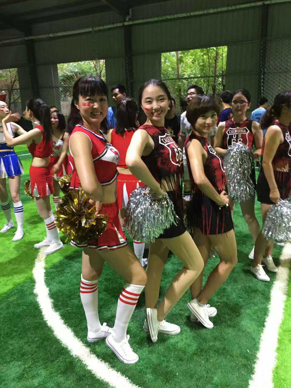 绿荫赛场战意浓和君学子情谊深--“梵恩诗杯”和君陕西足球赛