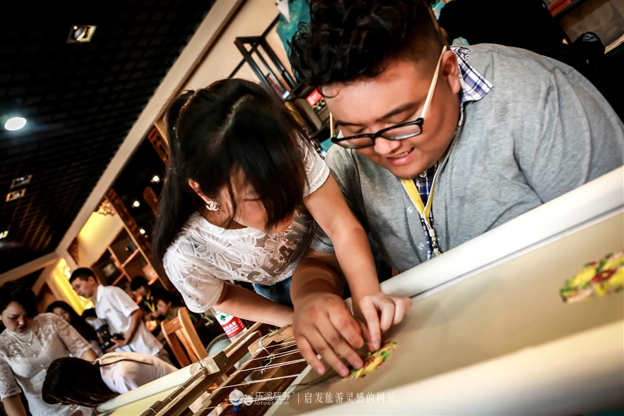 寰行中国，我在荆州古城学楚绣