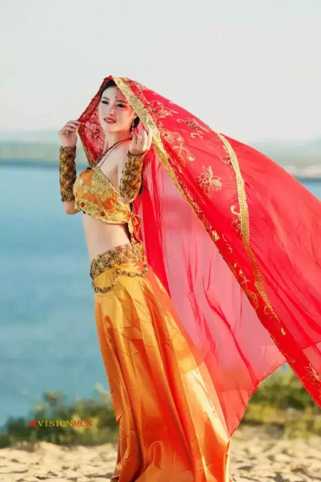 楼兰姑娘玫瑰玫瑰,楼兰姑娘合拍