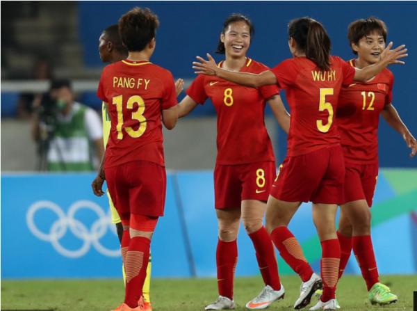 一枪穿云见首金，中国女将奥运开局华丽丽