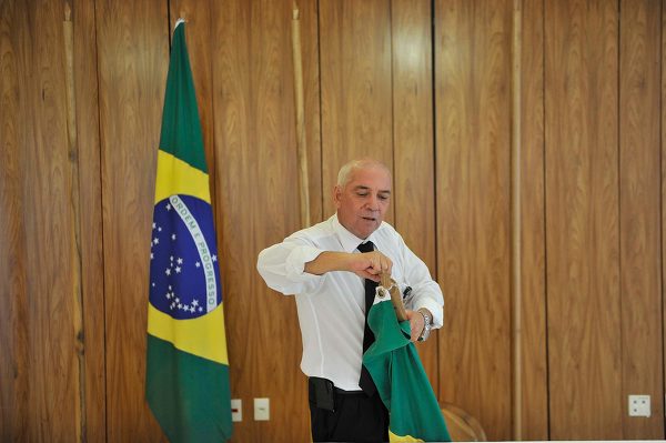 走进神秘的巴西总统府，黑衣警卫寸步不离