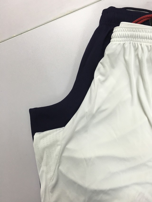 梅西牛仔短裤,梅西首秀穿的t恤