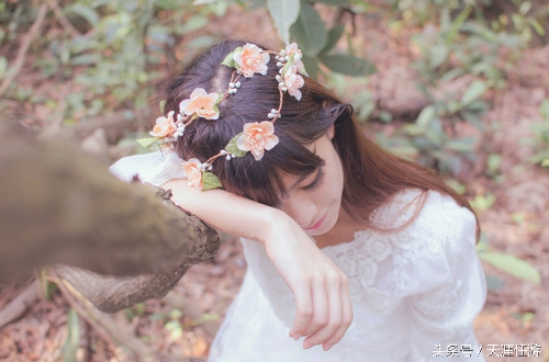 读别人自身经历,读别人的文章应该是诵读还是朗读