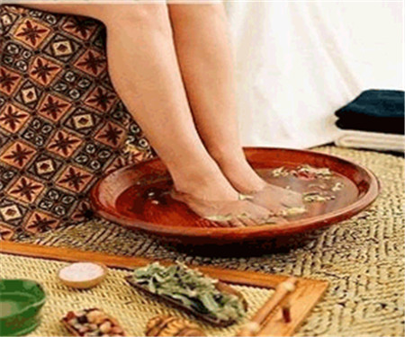 艾草泡脚助孕吗,艾草泡脚助孕有用吗