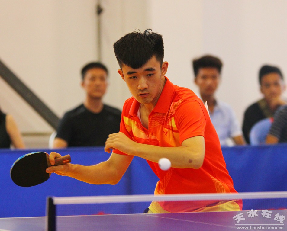 甘肃省第三届中学生运动会8月9日比赛掠影,组图