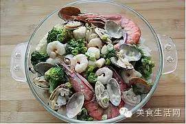 海鲜芝士焗饭做法,海鲜芝士焗米饭