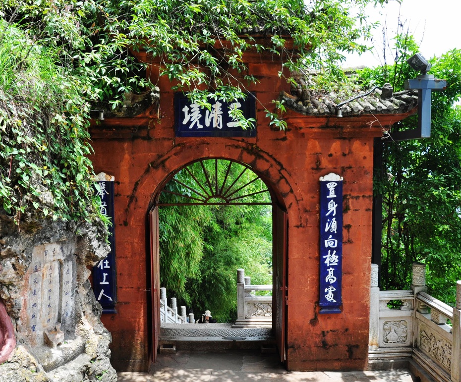 昆明西山的龙门堪称滇中第一胜景,昆明西山龙门最好的地方