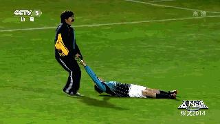 足球球员搞怪图片,足球搞笑庆祝动作gif