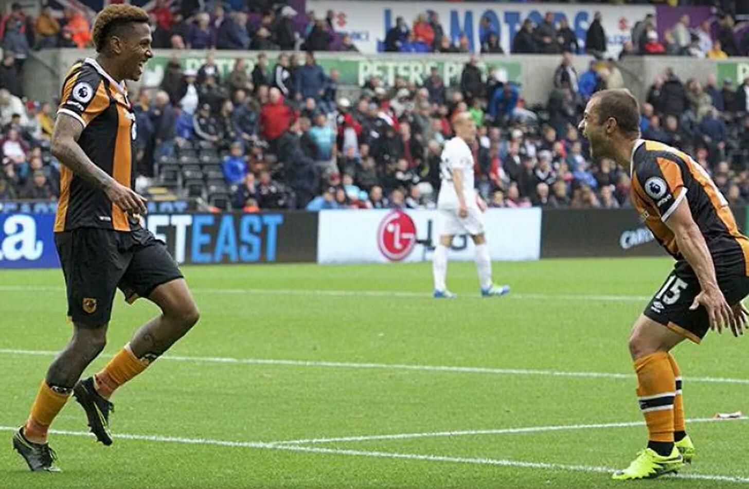 英超各球队球衣球鞋赞助商,英超第一轮战靴