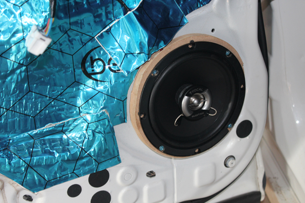 雷诺科雷傲音响升级,雷诺科雷傲2.0豪华音响怎么样