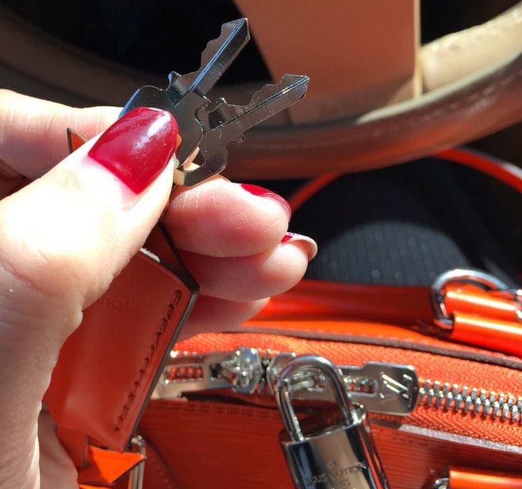 上海一姑娘生完小孩后，居然爱上了它，老公知道后真想拿刀剁手.