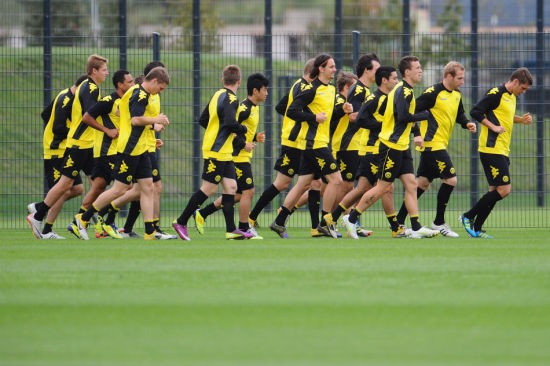 踢完球膝盖痛,踢完球髂骨疼痛的原因及解决方法