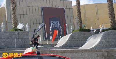 以滑板飞跃迪拜,热血青年的惊险大片