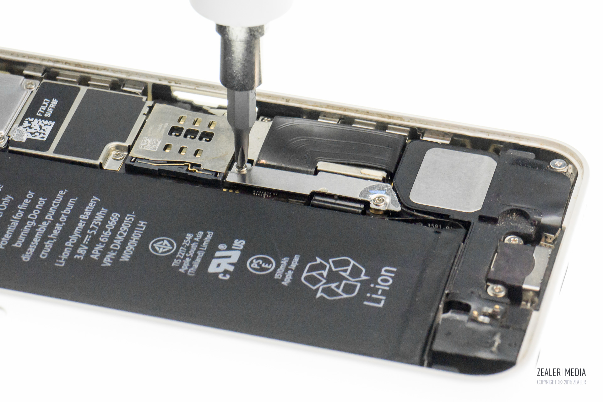 拆iphone5c教程,苹果5c换后壳