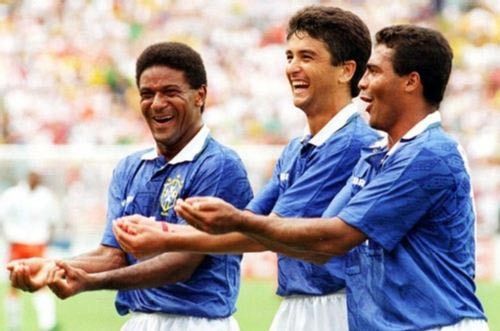 绿茵场庆祝动作,足球庆祝动作克洛泽