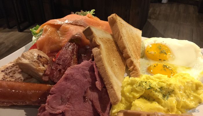 香港新发现：一边剪发一边喝咖啡