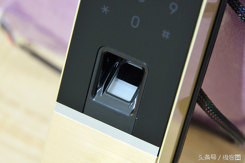 高科技的魅力,智能防盗门有哪些功能