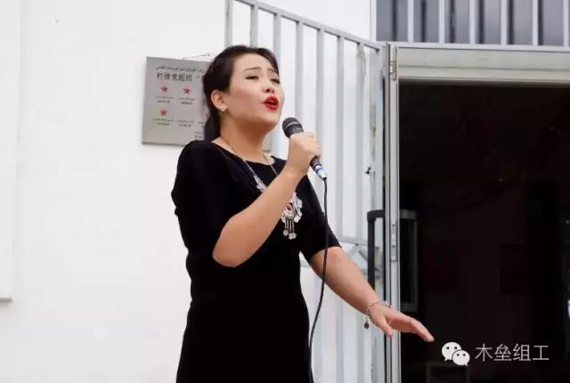 哈萨克明星中国演出,哈萨克歌手舞台演唱