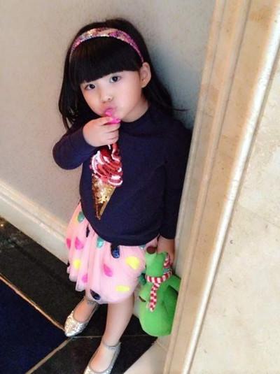 王诗龄戴的发卡,angela王诗龄发卡