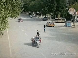 恐怖gif女生,韩国恐怖电影女孩诡异的笑图片