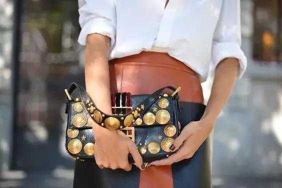 盘点火遍时尚圈的时髦单品,2016最难穿的单品