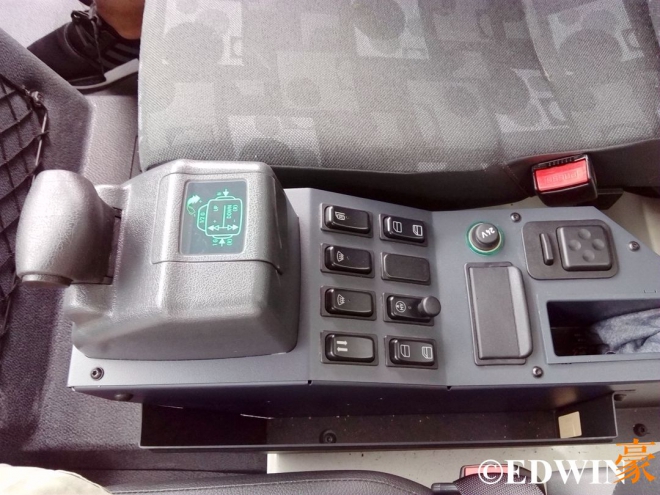 乌尼莫克u5000与u4000有何不同,奔驰乌尼莫克u400军用卡车