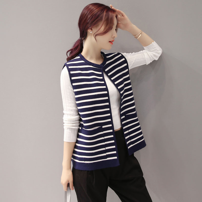 九月穿马甲配什么,九月马甲搭配