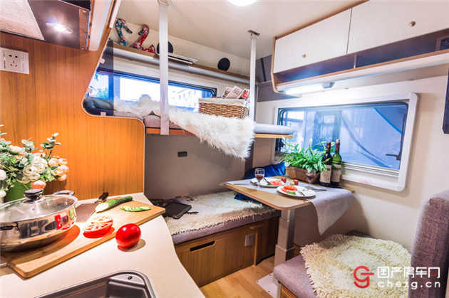 福特房车30万左右小型房车,房车价格30万房车漂亮