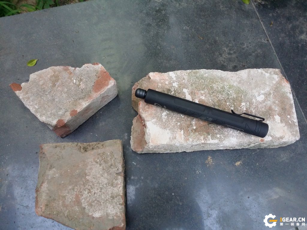 捍卫者机械甩棍,弘安机械棍使用感受