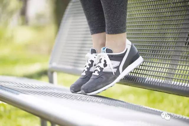 小众不撞款，秋天小白鞋从这10双里挑！